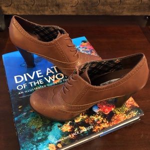 New AE Brown Ankle Booties size 9